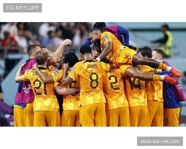 荷兰足球队历代球星风采展示 从贝尔哈芬到范戴克的荣耀之路