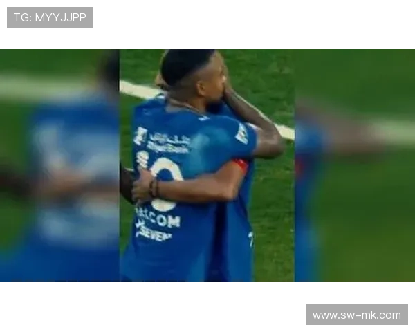 足球场上的孤胆英雄被重重包围瞬间展现无畏精神与领导力