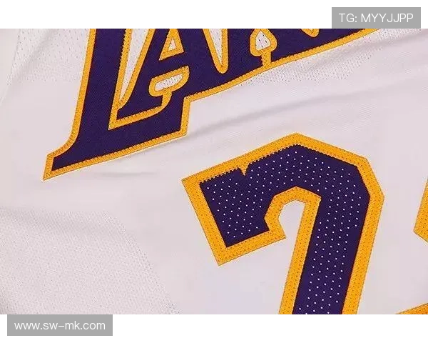 足球球星同款短袖男T恤潮流设计时尚休闲运动风格限量发售